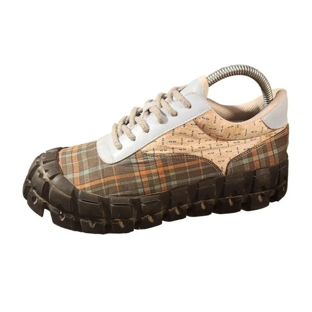 MIUWA Shoes Mens Size 10.5 Brown Plaid Canvas Chunky Lug Sole Trail Sneakers
